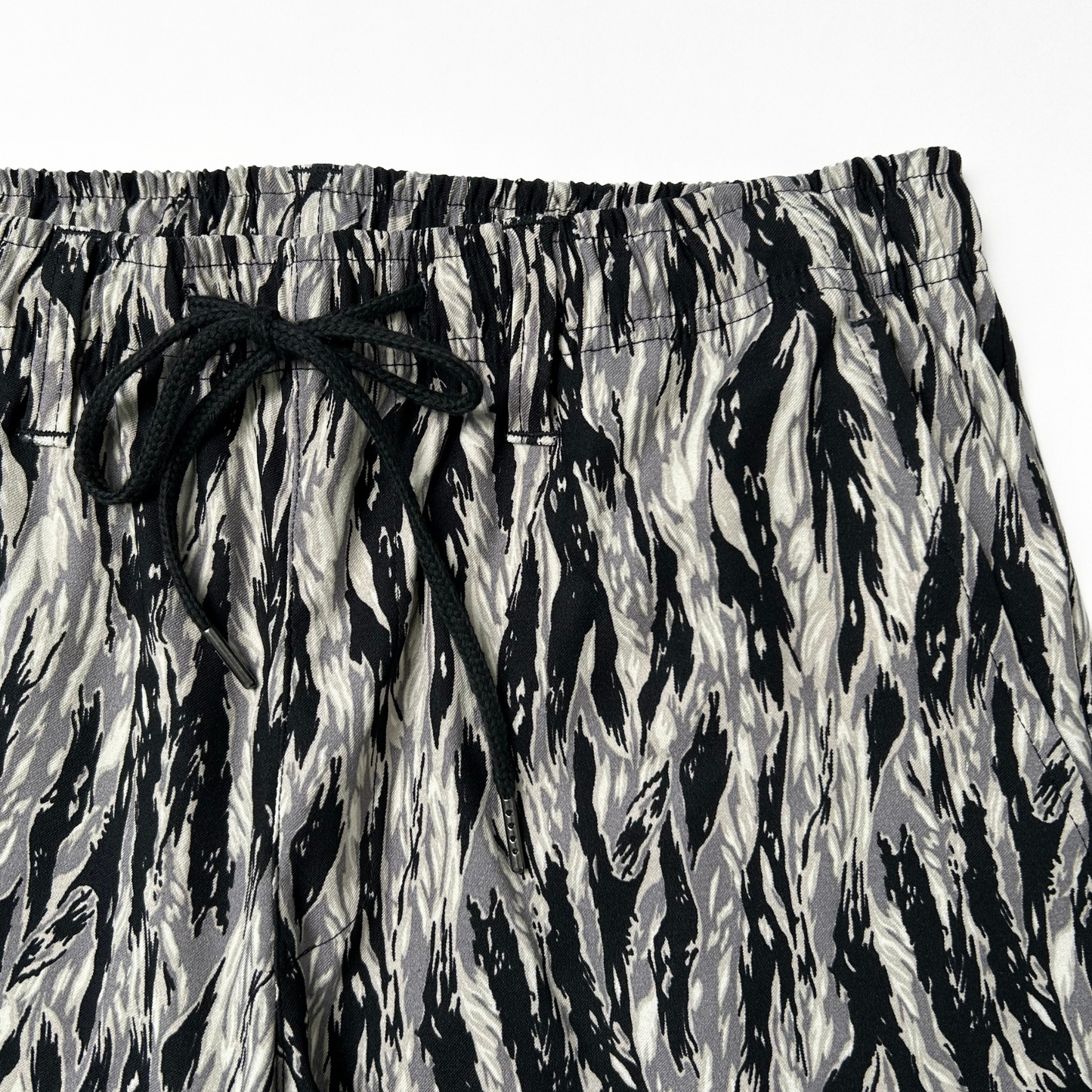 NOBIRUNOストレッチショートパンツ(総柄)