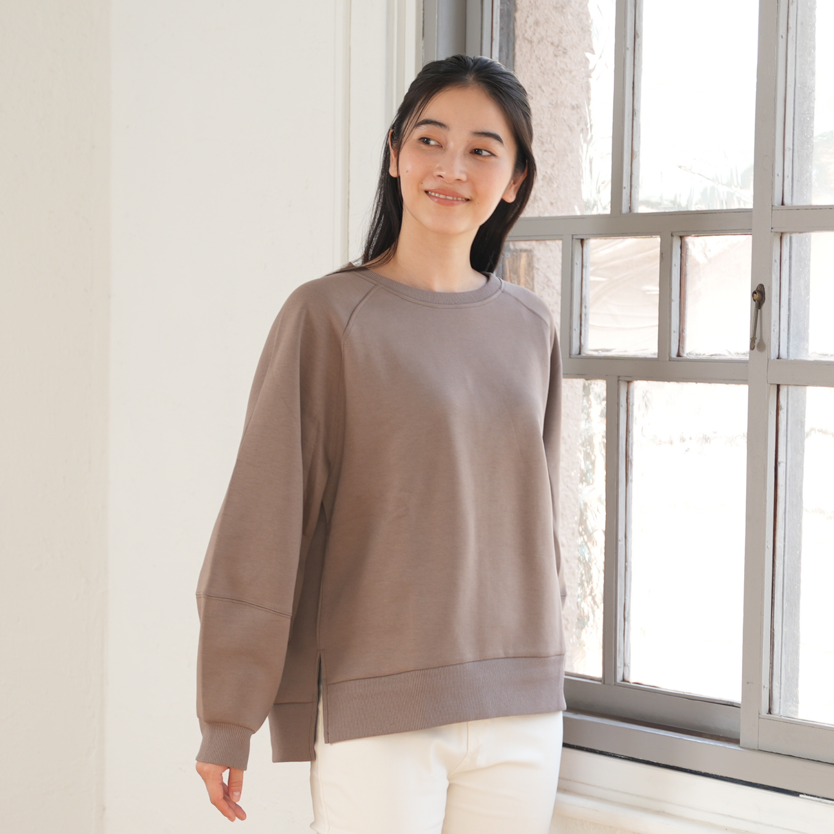 ライトエアリーストレッチプルオーバー