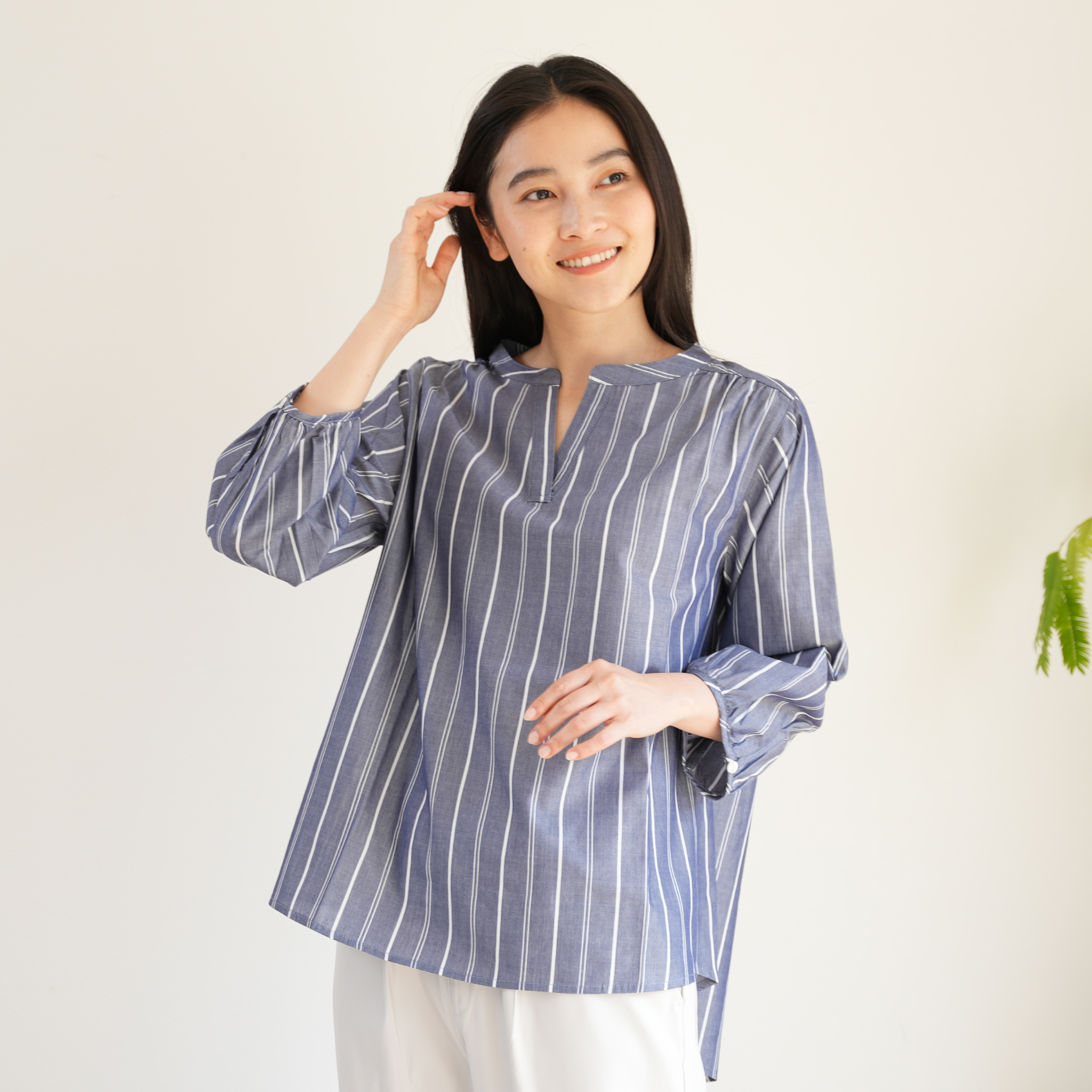 【定価36300円美品】stylist スタイリスト　苦楽園　リュクスなブラウス 美品】stylist スタイリスト 苦楽園 リュクスなブラウス
