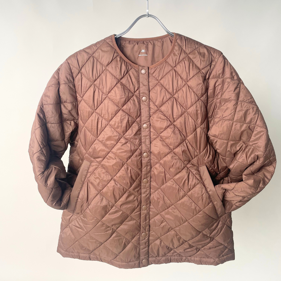 ライトパフノーカラージャケット