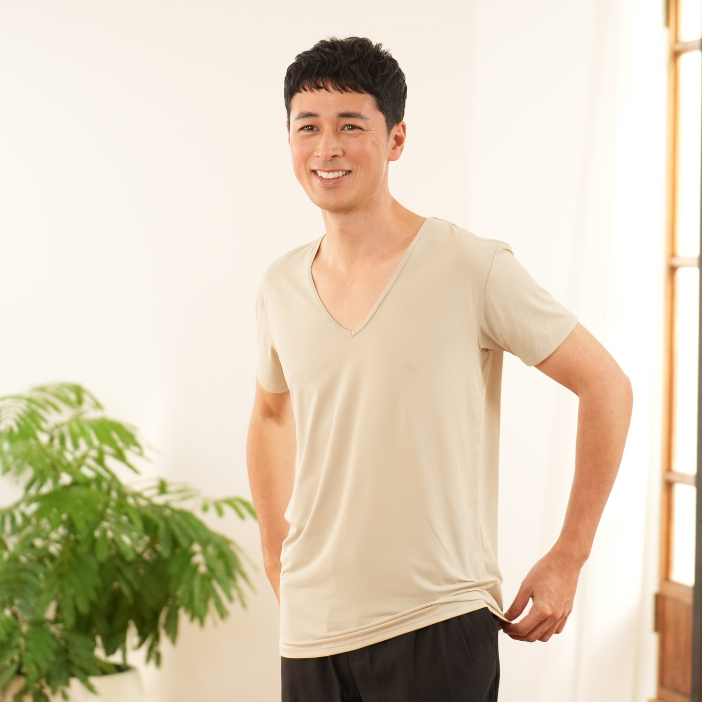 MEN AIRITYメッシュVネック半袖