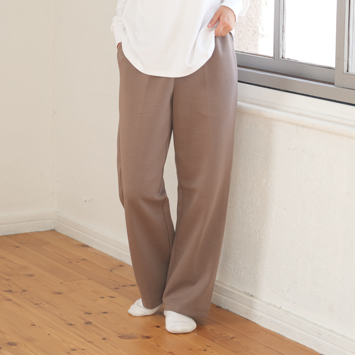 エアリーストレッチパンツ