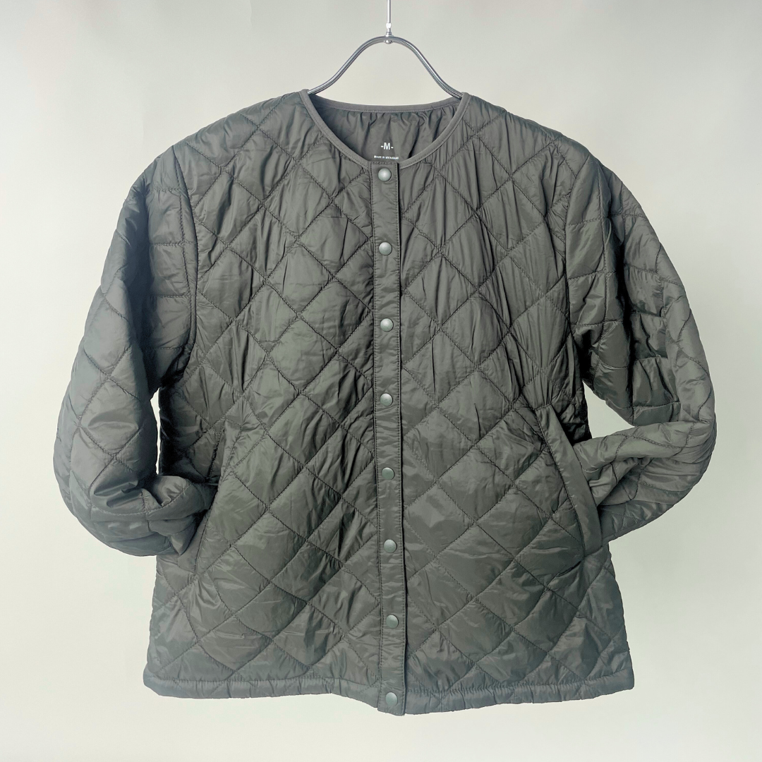 ライトパフノーカラージャケット