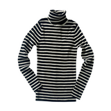 シルキーニットタートルネックセーター