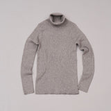 シルキーニットタートルネックセーター