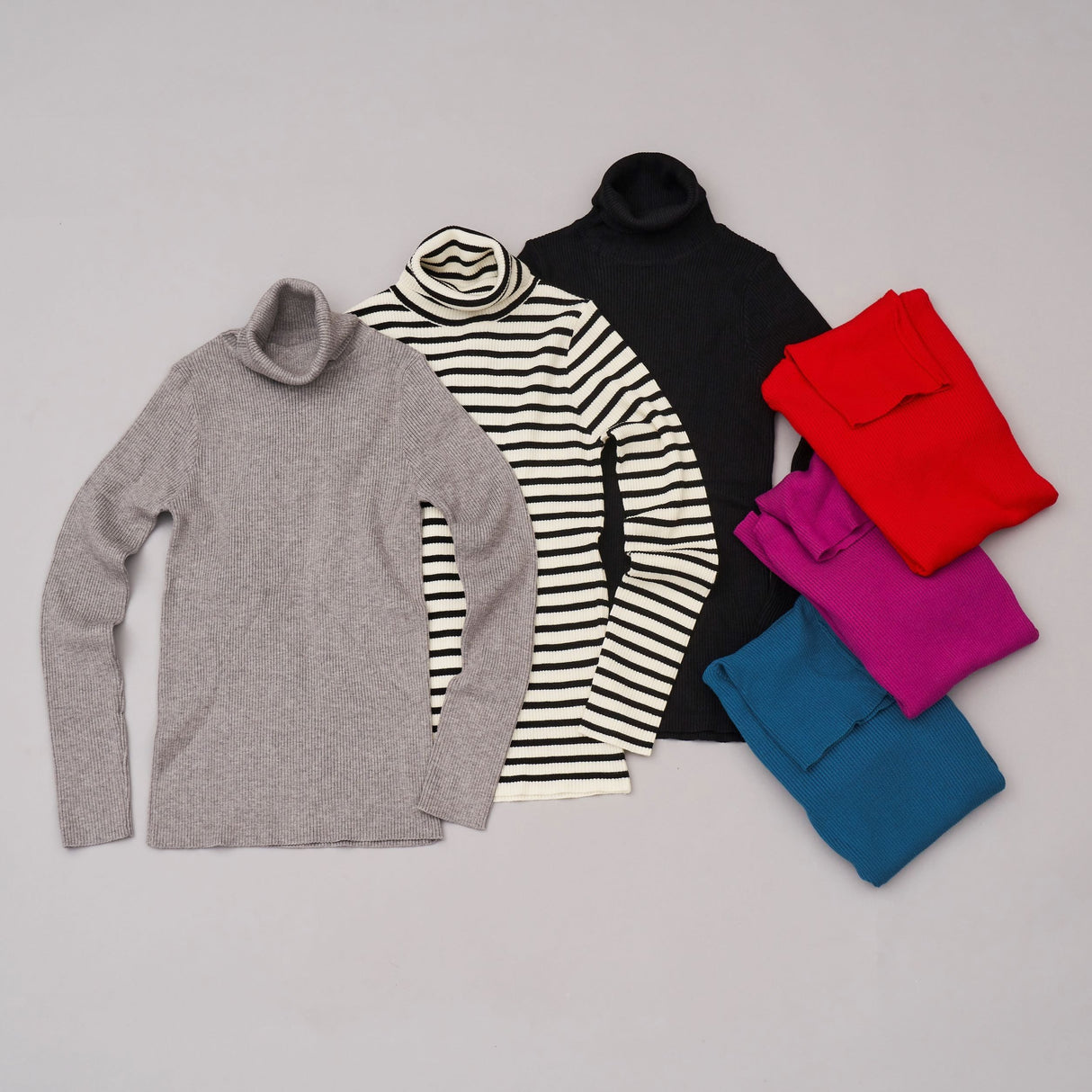 シルキーニットタートルネックセーター