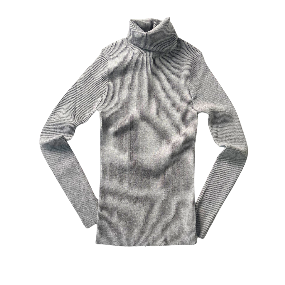 シルキーニットタートルネックセーター