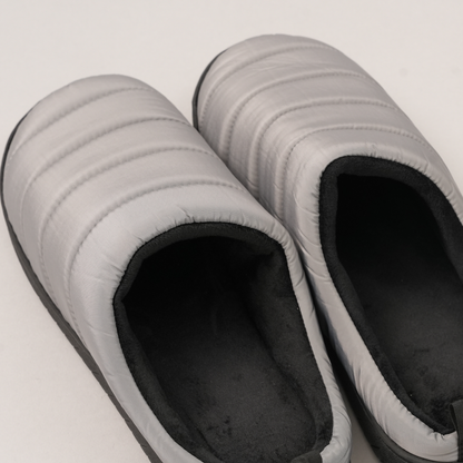 ダウン調サンダル