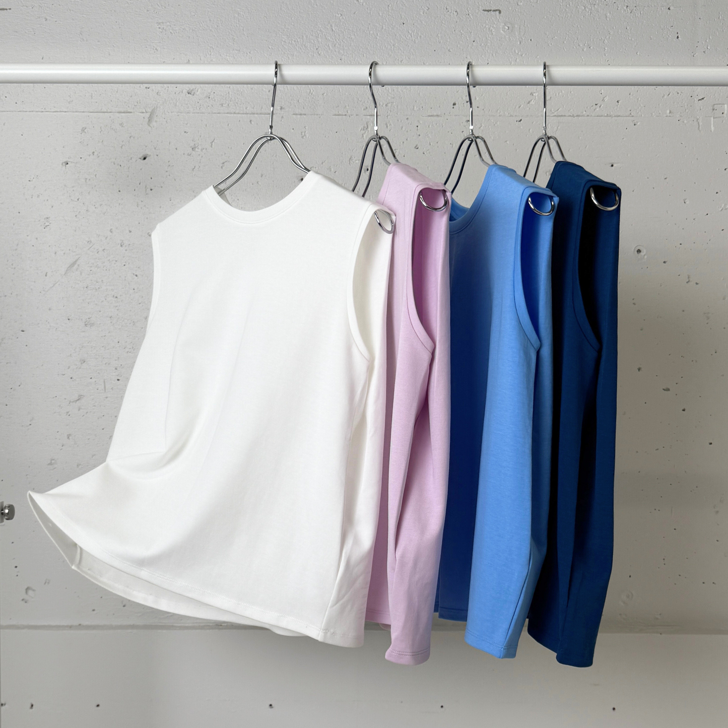 エアリティノースリーブＴシャツ
