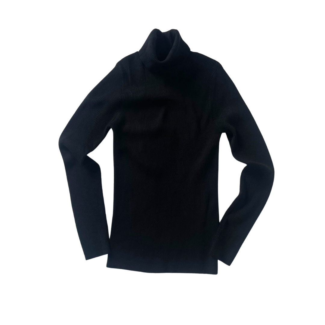 シルキーニットタートルネックセーター