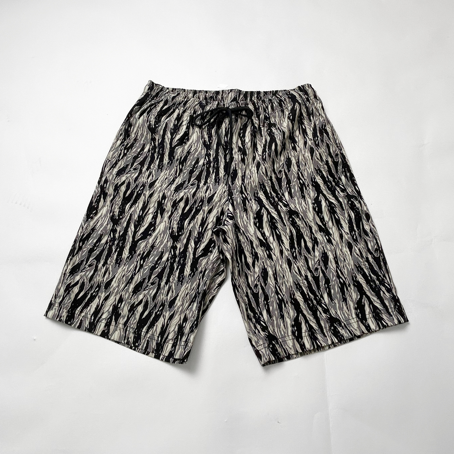 NOBIRUNOストレッチショートパンツ（総柄）