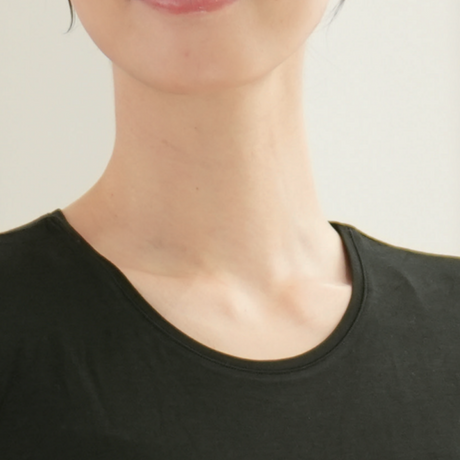 【ONFEEL】UネックインナーT/９分袖