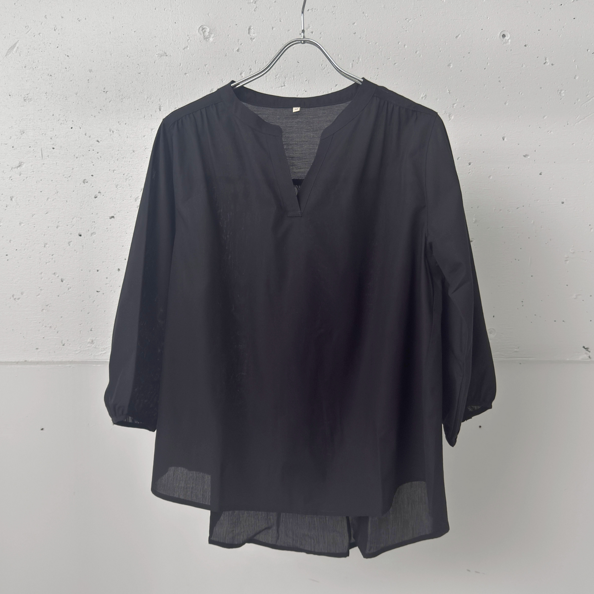 【定価36300円美品】stylist スタイリスト　苦楽園　リュクスなブラウス 美品】stylist スタイリスト 苦楽園 リュクスなブラウス