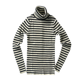 シルキーニットタートルネックセーター