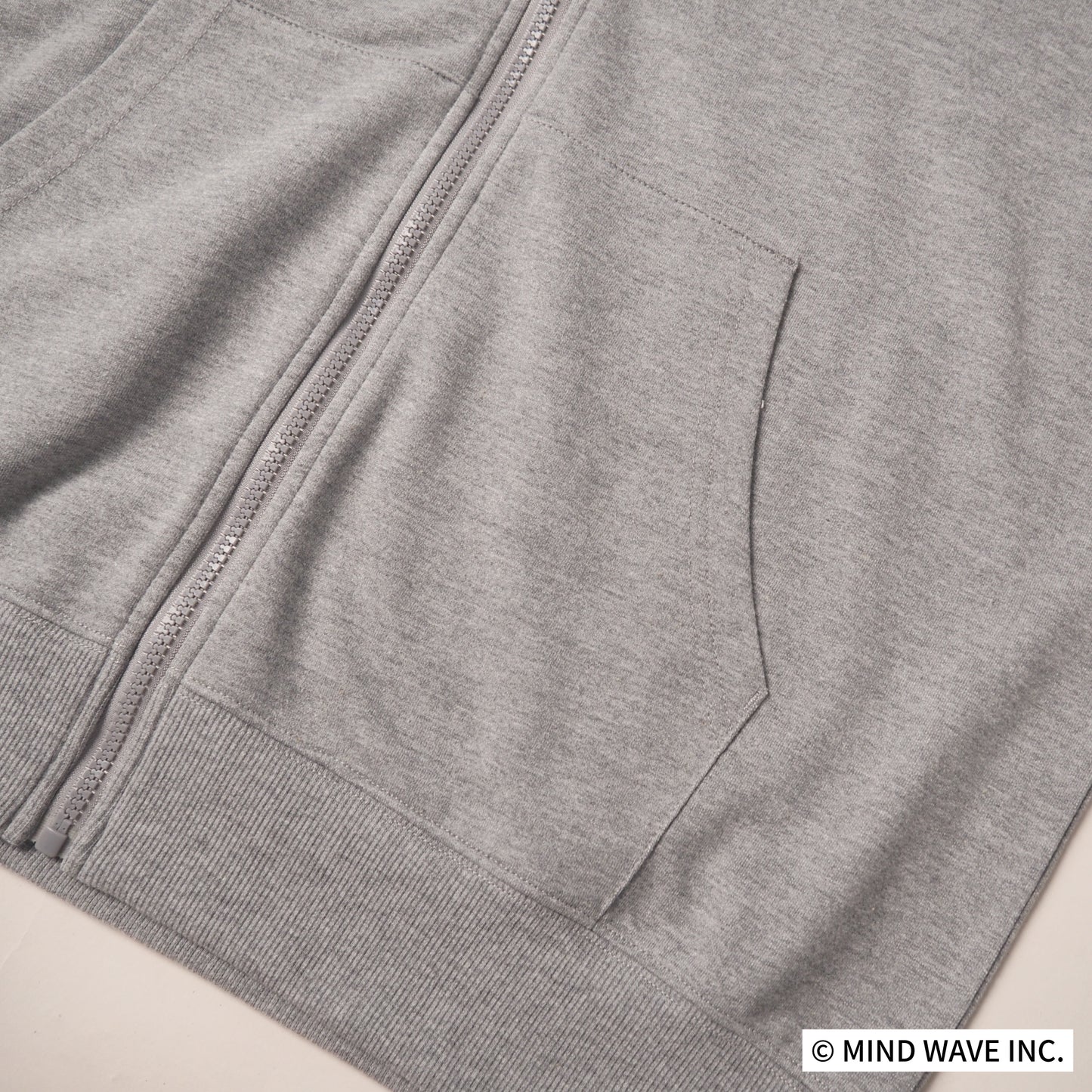 ごろごろにゃんすけ刺繍ZIPパーカー